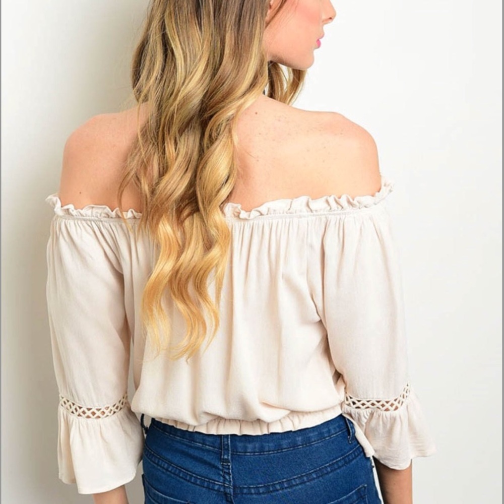 ☕️Lovely Off the Shoulder Cropped Top 🌟 Sale - Picture 2 of 2